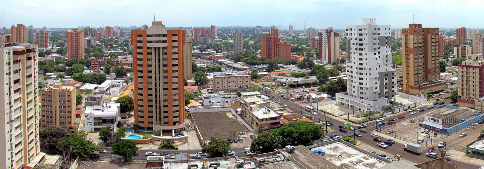 Vista panorámica de Maracaibo desde la avenida Cecilio Acosta